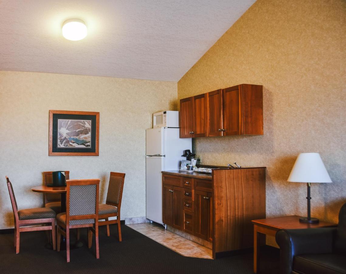 Stony Plain Inn & Suites Exteriér fotografie