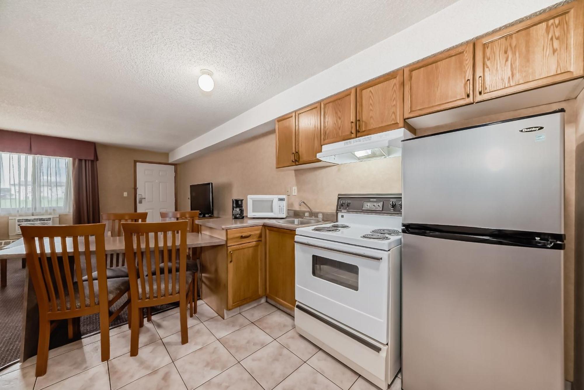 Stony Plain Inn & Suites Exteriér fotografie